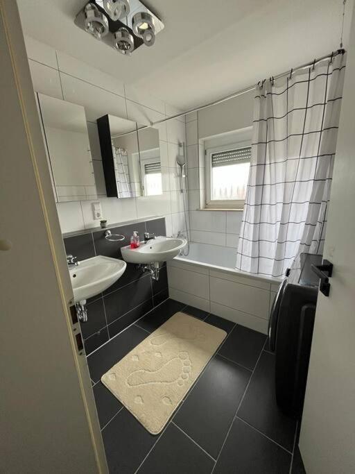 מצינגן Ferienwohnung Outletcity Metzingen מראה חיצוני תמונה