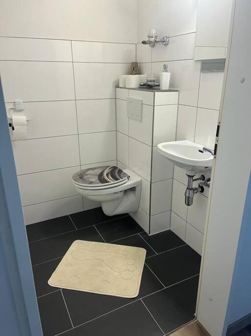 מצינגן Ferienwohnung Outletcity Metzingen מראה חיצוני תמונה