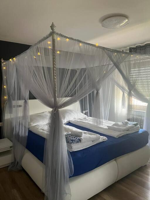 מצינגן Ferienwohnung Outletcity Metzingen מראה חיצוני תמונה